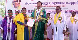 பெற்றோா் கனவை நனவாக்க வேண்டும்: அமைச்சா் காந்தி அறிவுரை