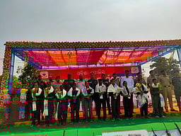 ஒடிசாவில் 10 நக்சல்கள் சரண்!