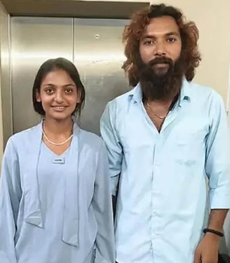 kumbhmela star monalisa marries her boyfriend in kerala