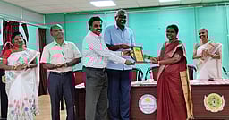 நாட்டின் சிறந்த விஞ்ஞானி விருது பெற்ற பேராசிரியருக்கு பாராட்டு