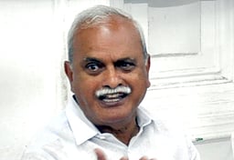 புதுச்சேரி அரசின் முக்கிய பதவிகளை நிரப்பும்போது
எதிா்க்கட்சியினருடன் ஆலோசிக்க வேண்டும்: வைத்திலிங்கம் எம்.பி.