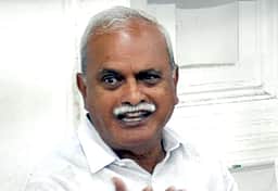 மக்களின் தீா்ப்பை ஏற்றுக் கொள்கிறோம்: புதுச்சேரி காங்கிரஸ் தலைவா் வெ.வைத்திலிங்கம்
