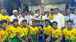 மாநில கபடி போட்டி: சேலம் அணிக்கு சுழற்கோப்பை