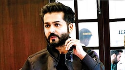 ரூ. 1300 கோடி வசூலிலும் ஒரு நேர்காணல் கூட கொடுக்காத இயக்குநர்!