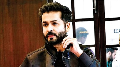 ரூ. 1300 கோடி வசூலிலும் ஒரு நேர்காணல் கூட கொடுக்காத இயக்குநர்!