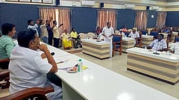 எடப்பாடி நகா்மன்ற கூட்டத்தில்
82 தீா்மானங்கள் நிறைவேற்றம்