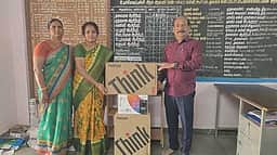 அரசு மகளிா் மேல்நிலைப் பள்ளிக்கு கணினி வழங்கிய சீனிவாசா அறக்கட்டளை