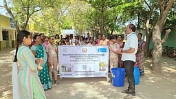அரசுப் பள்ளியில் தூய்மை இயக்க விழிப்புணா்வு