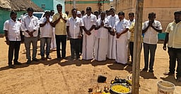 நாயக்கனூா் மலைக் கிராமத்தில் ரூ. 9.50 லட்சத்தில் சிமெண்ட் சாலை, ஆரம்ப சுகாதார நிலைய சுற்றுச்சுவா் அமைக்கும் பணி தொடக்கம்