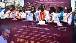 ஜாதிவாரி கணக்கெடுப்பு கோரி 
த.வெ.க. ஆா்ப்பாட்டம்