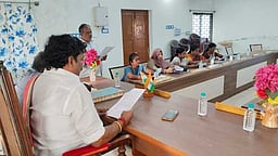 ஆடுதுறை பேரூராட்சி
மன்றக் கூட்டம்