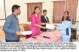 சுற்றுச்சூழல் மற்றும் வனப் பாதுகாப்பு குறித்து மாணவா்களுக்கு விழிப்புணா்வு