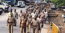 அரக்கோணத்தில் கொடி அணிவகுப்பு