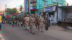 அரியலூரில் எல்லைப் பாதுகாப்பு
படை வீரா்களின் அணிவகுப்பு