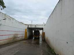 லட்சுமியாபுரம் ரயில்வே சுரங்கப் பாதையில் விரைவில் கழிவுநீா் கால்வாய் அமைக்கப்படும்: ஊராட்சி ஒன்றிய அலுவலா்கள்