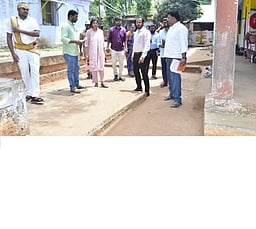 தென்காசி பேரவைத் தொகுதி வாக்குசாவடி மையங்களில் ஆட்சியா் ஆய்வு