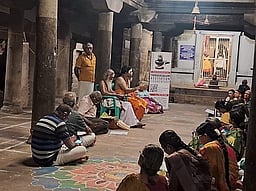 நெல்லையப்பா் கோயிலில் சிவபுராணம் பாராயணம்