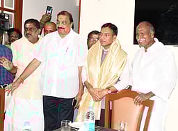 தே.ஜ. கூட்டணியில் விஜய் சேருவாரா?
பாஜக மேலிடப் பொறுப்பாளா் பேட்டி