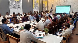 விடுதிகளில் தேநீருக்கு பதிலாக எலுமிச்சை சாறு: மாவட்ட ஆட்சியா்