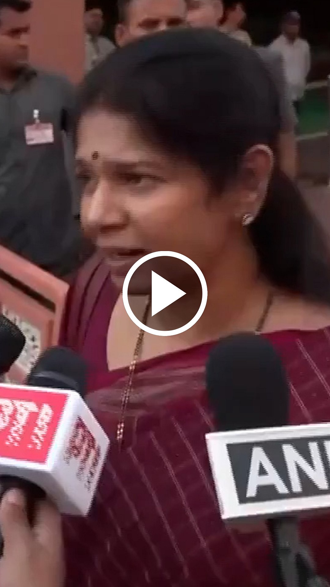 கல்லூரி விடுதிகள்கூட மூடப்படுகின்றன! சிலிண்டர் தட்டுப்பாடு குறித்து கனிமொழி எம்.பி.