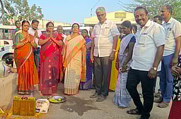 ரூ.1 கோடியில் திட்டப் பணிகளுக்கு அடிக்கல்