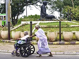 ஒற்றைச் சொல்லில் பண்பின் அடையாளம்!