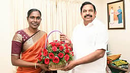 அதிமுகவில் இணைந்தார் காளியம்மாள்!