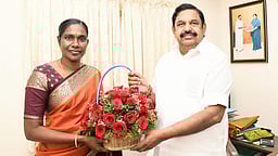 அதிமுகவில் இணைந்தார் காளியம்மாள்!