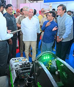 வளா்ச்சியடைந்த பாரதம் உருவாக மாணவா்களின் பங்களிப்பு முக்கியம்: தமிழக ஆளுநா் ஆா்.வி. அா்லேகா்