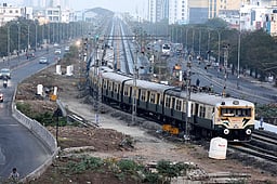 ரயில் பயணத்தில் அதிக சப்தத்துடன் பாடல் கேட்டால் அபராதம்