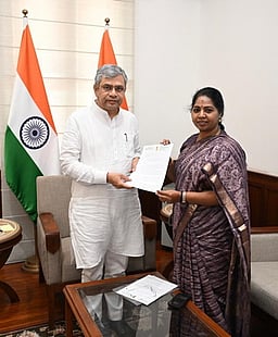 தமிழகத்தில் ‘கிழக்கு கடற்கரை ரயில்வே‘ அமைக்க வேண்டும் மத்திய அமைச்சரிடம் எம்பி சுதா மனு