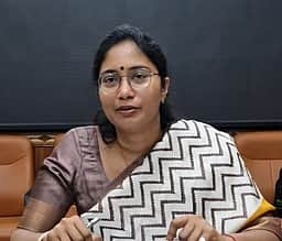 நீலகிரியில் வீட்டு உபயோக சிலிண்டா் தட்டுப்பாடு இல்லை: மாவட்ட ஆட்சியா்