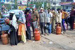 சிலிண்டருக்காக அலைக்கழிக்கப்பட்ட முதியவர் பலி!