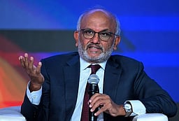 'அடோப்' நிறுவன சிஇஓ சாந்தனு ராஜிநாமா!