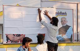 மத்திய, மாநில அமைச்சா்கள், எம்.பி., எம்எல்ஏக்கள்,
அரசியல்வாதிகளுக்கு தோ்தல் ஆணையம் கட்டுப்பாடு!