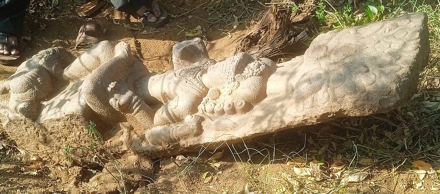 ஆய்வில் கண்டெடுக்கப்பட்ட சிற்பங்கள்