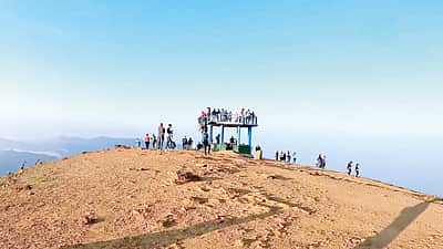 மனம் மயக்கும் மலைச்சிகரம்!