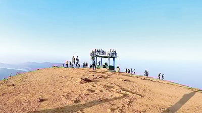 மனம் மயக்கும் மலைச்சிகரம்!