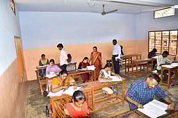 நெல்லையில் குரூப்-2, 2ஏ தோ்வை
310 போ் எழுதினா்