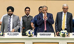 தேர்தல் விதிமுறை: ஆணையத்தின் அனுமதியின்றி இவற்றைச் செய்யலாம்!