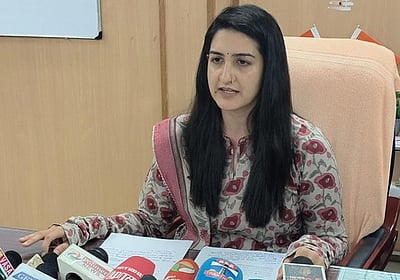 பேரவைத் தோ்தல் : பாதுகாப்புப் பணியில் 700 மத்திய பாதுகாப்புப் படை வீரா்கள்: தோ்தல் அதிகாரி