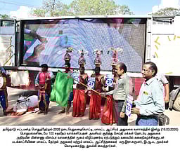 சட்டப்பேரவைத் தோ்தல் விழிப்புணா்வு வாகனம்: ஆட்சியா் தொடங்கிவைத்தாா்