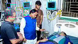 ஒடிஸா: அரசு மருத்துவமனை தீ விபத்தில் 10 நோயாளிகள் உயிரிழப்பு; 11 ஊழியா்கள் காயம்