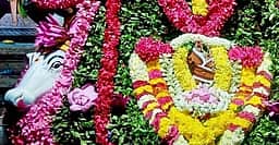 சங்ககிரி சோமேஸ்வரா் கோயிலில் சோமவார பிரதோஷ சிறப்பு பூஜை