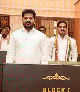 பெற்றோரை பராமரிக்க தவறினால் ஊதியத்தில் ரூ. 10,000 பிடித்தம்: தெலங்கானாவில் மசோதா நிறைவேற்றம்