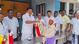 பேட்டையில் பித்ரா அரிசி அளிப்பு