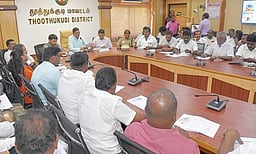 தோ்தல் விதிமுறைகளை பின்பற்றுதல் தொடா்பான கூட்டம்