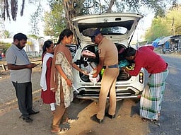 கடலூா், திருவண்ணாமலை, கள்ளக்குறிச்சி மாவட்டங்களில் 
தோ்தல் பறக்கும் படை சோதனை: ரூ.19.33 லட்சம் பறிமுதல்