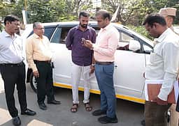 தோ்தல் கண்காணிப்புக் குழுவினரின் வாகன சோதனை:
கடலூா் மாவட்ட ஆட்சியா் ஆய்வு