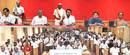 திருமண மண்டபங்களில் போலியான நிகழ்ச்சிக்கு ஏற்பாடு செய்து விருந்து வைக்கக் கூடாது: விழுப்புரம் ஆட்சியா்